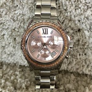 Michael Kors Everest Chronographic Watch ✨